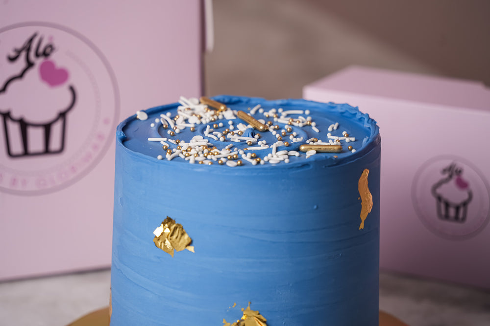 Royal blue To Go Cake